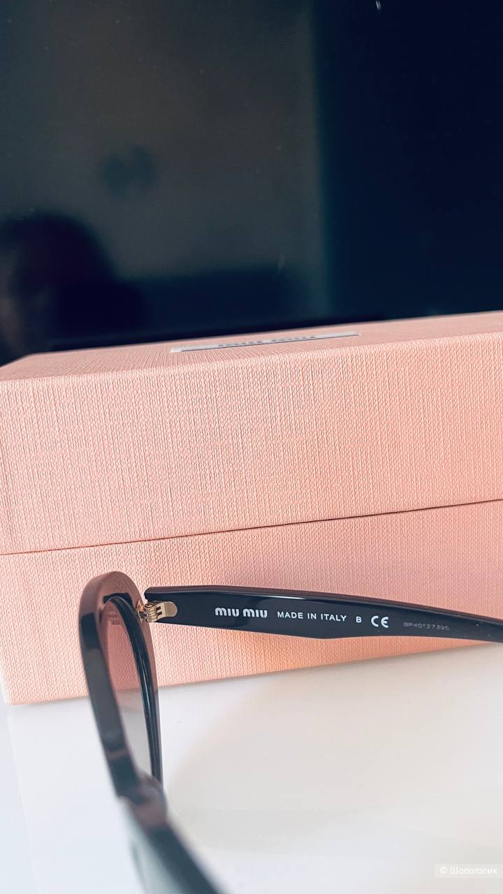 Солнцезащитные очки Miu Miu