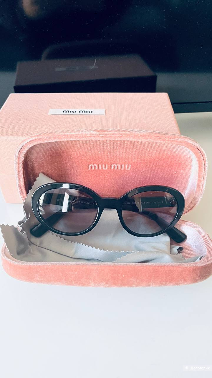 Солнцезащитные очки Miu Miu