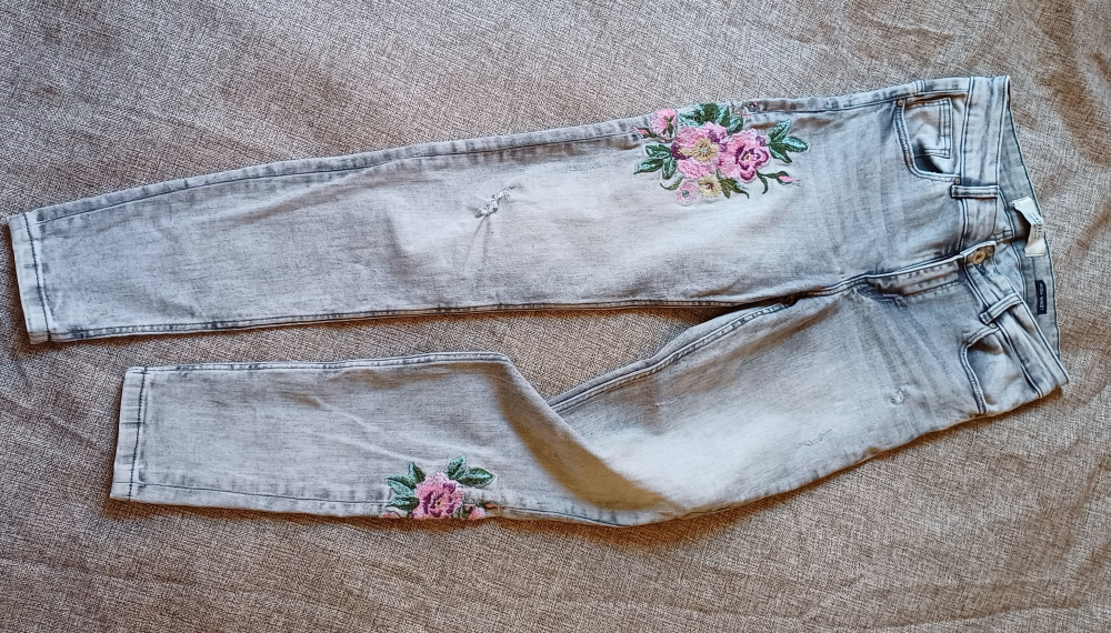 Сет из джинсов, рубашки и свитшота , S