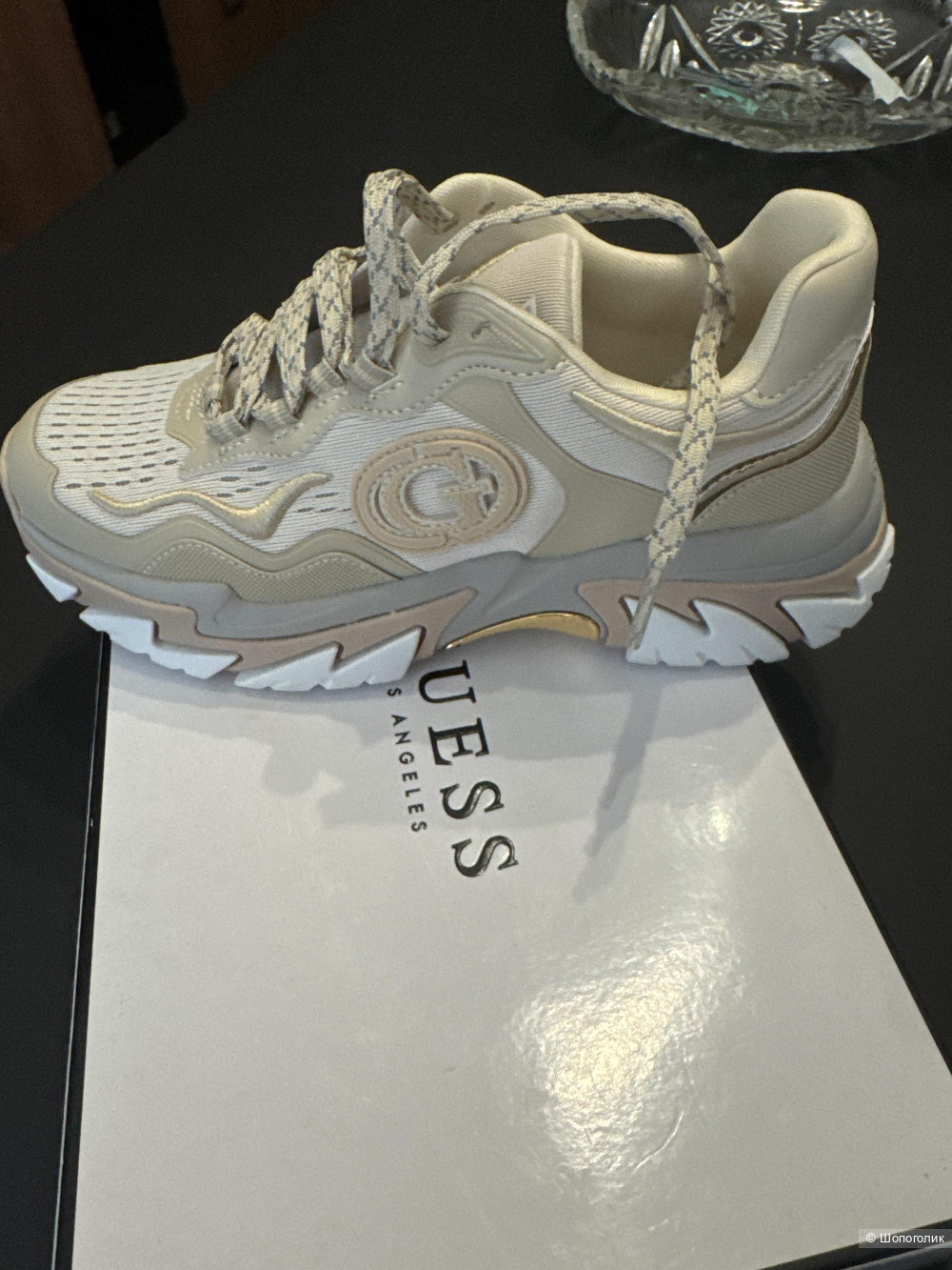 Кроссовки женские Guess 37 размера