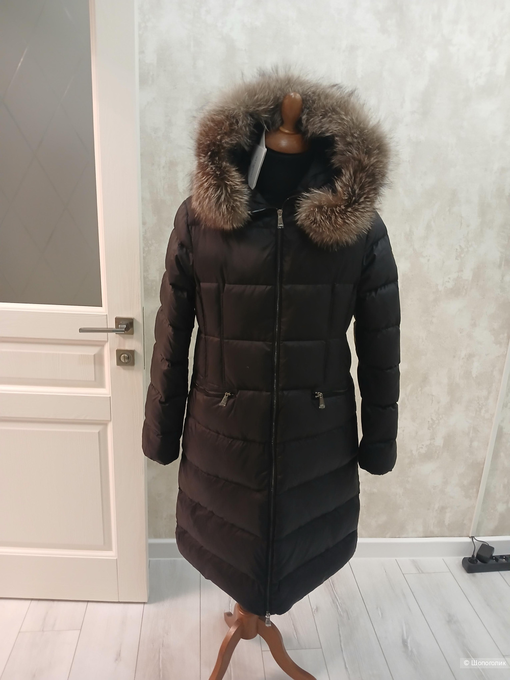 Пуховик Moncler р.4