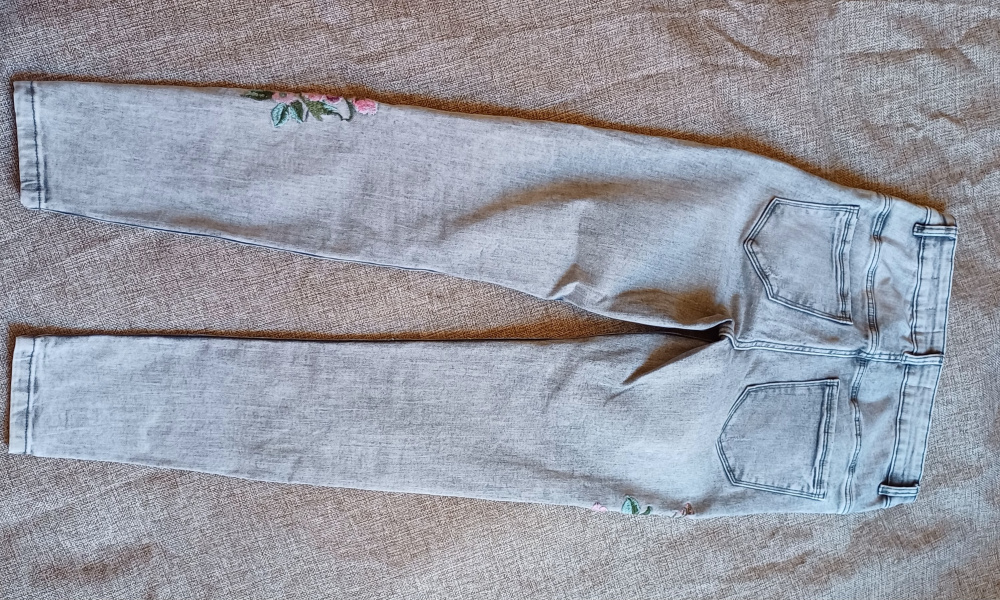 Сет из джинсов, рубашки и свитшота , S