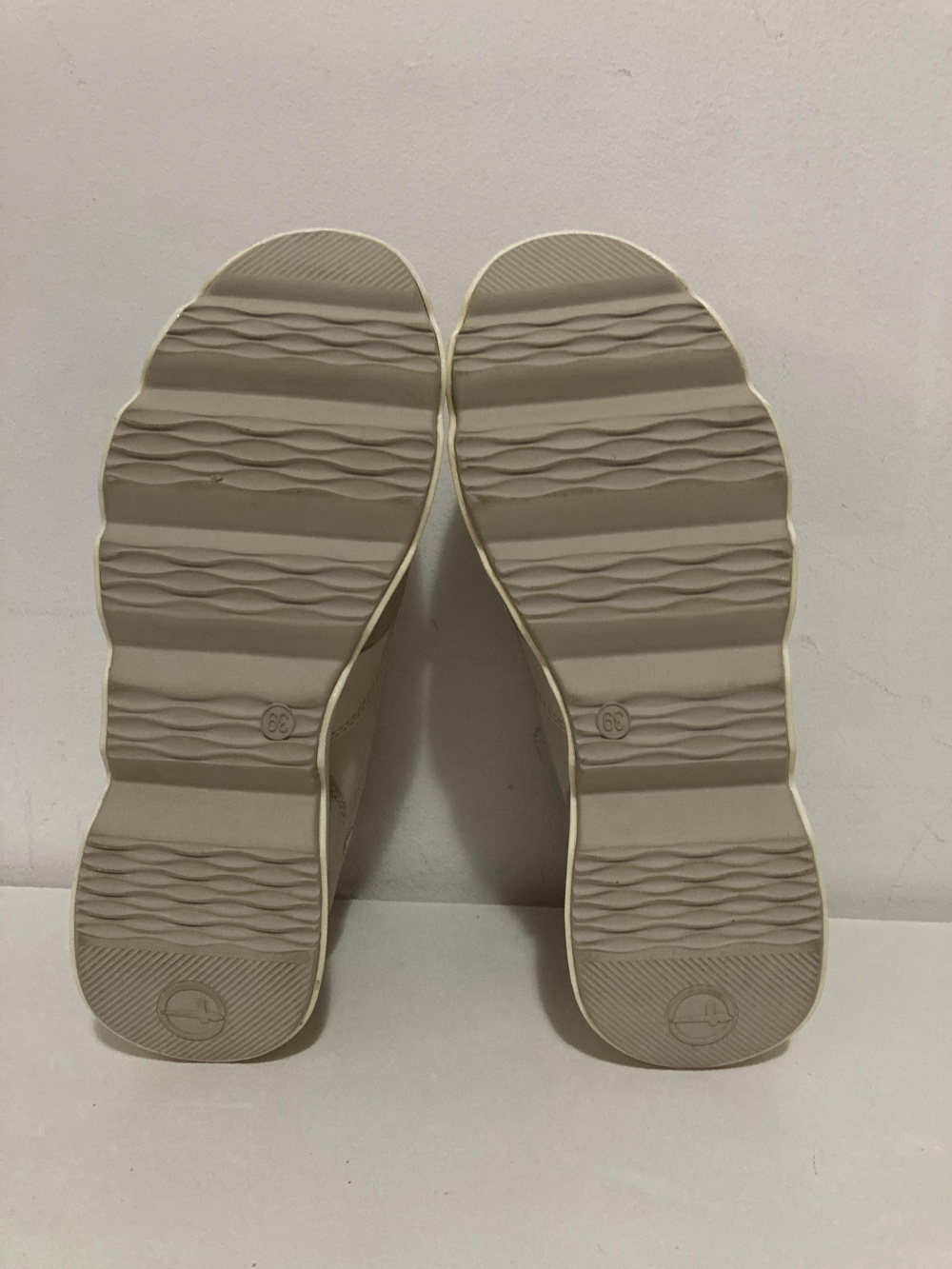 Кроссовки “ Tamaris ”, 39 размер