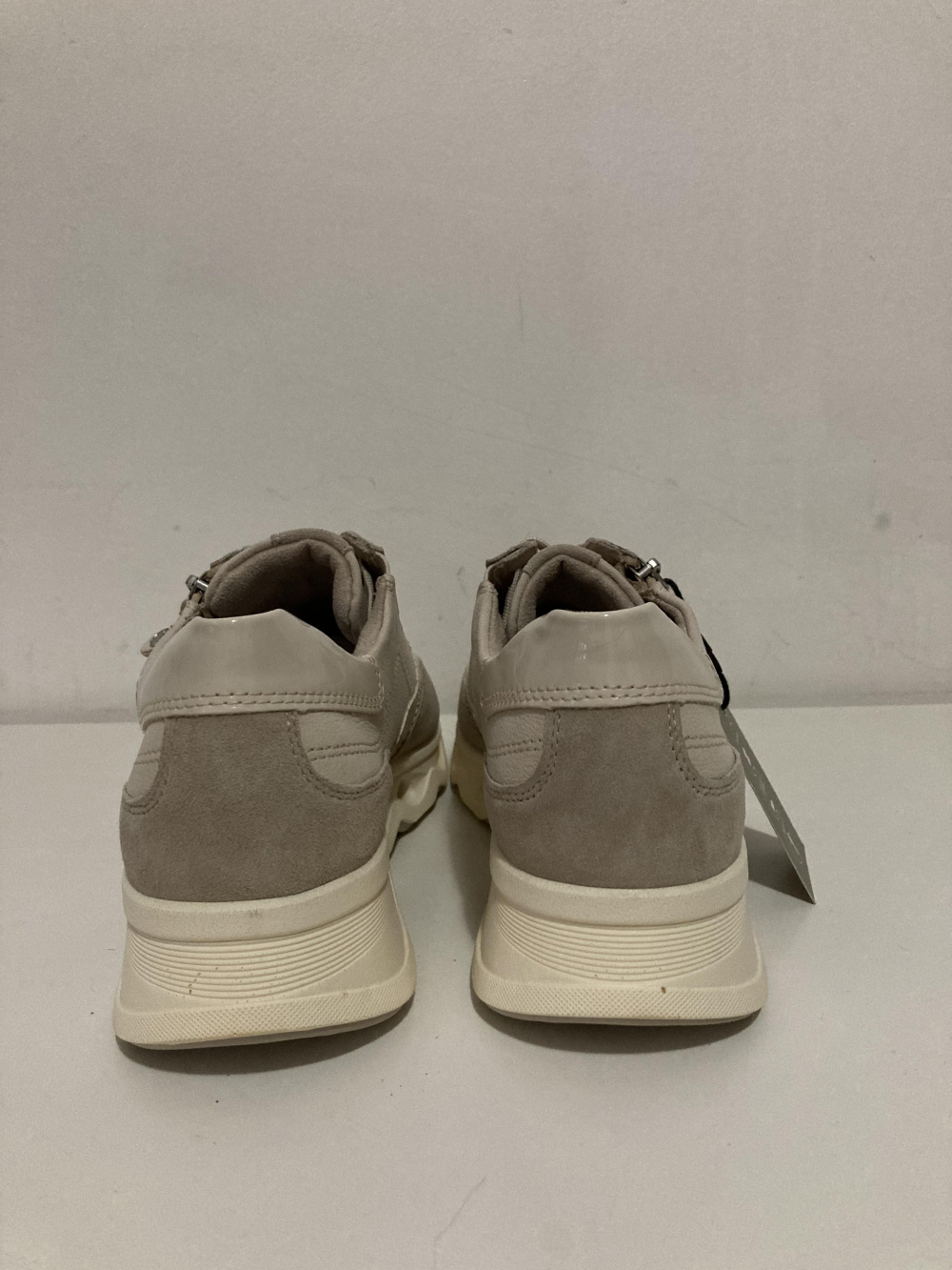 Кроссовки “ Tamaris ”, 39 размер