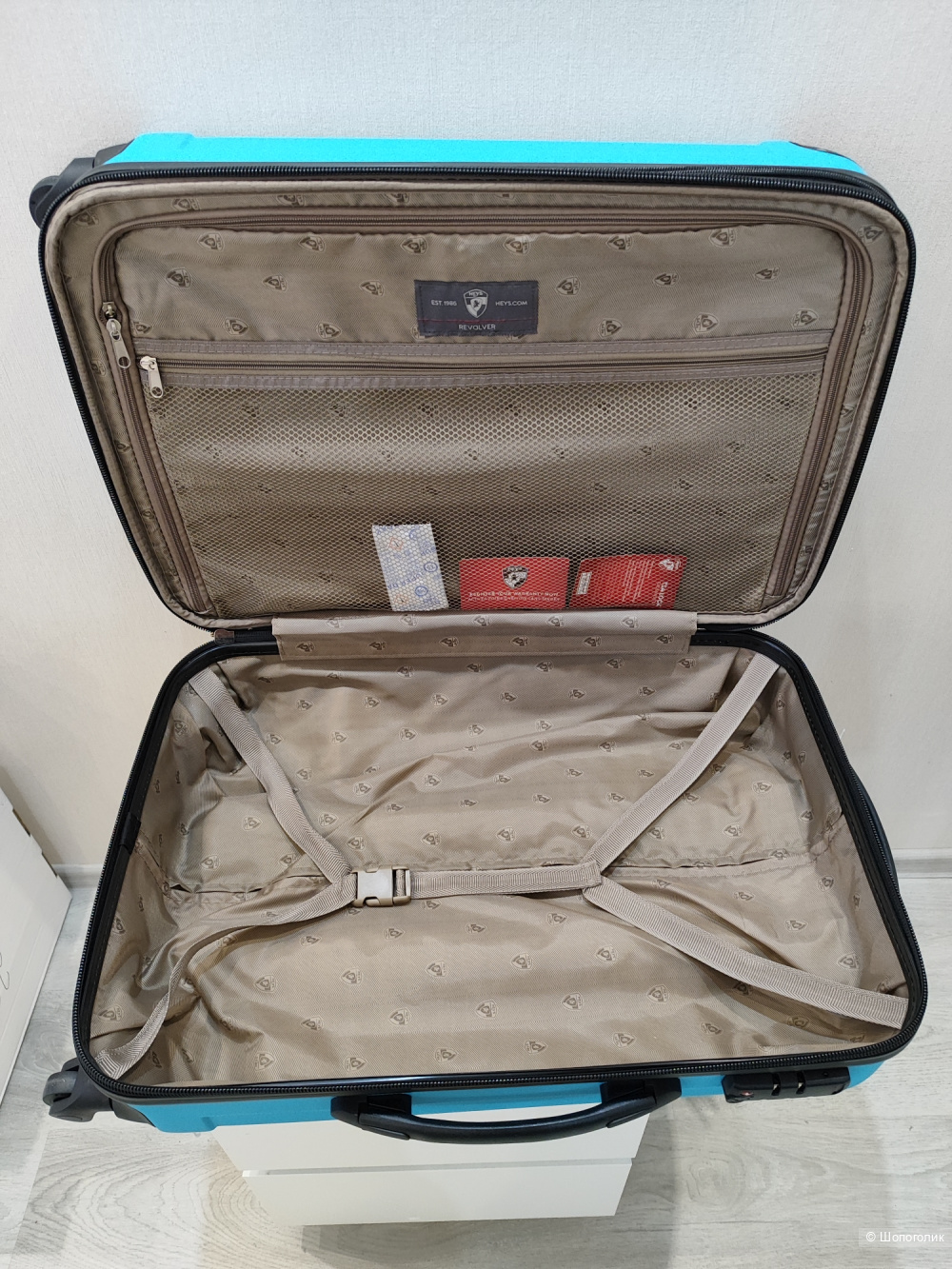 Чемодан Heys  размер М