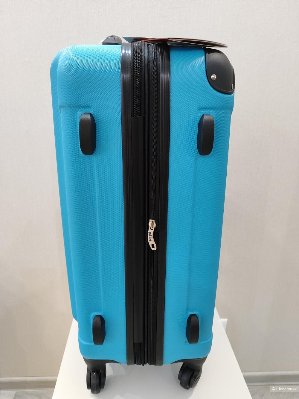 Чемодан Heys  размер М