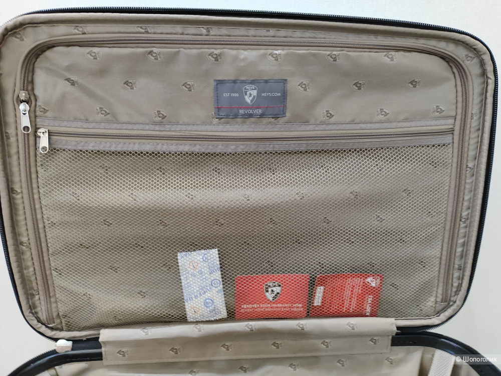 Чемодан Heys  размер М