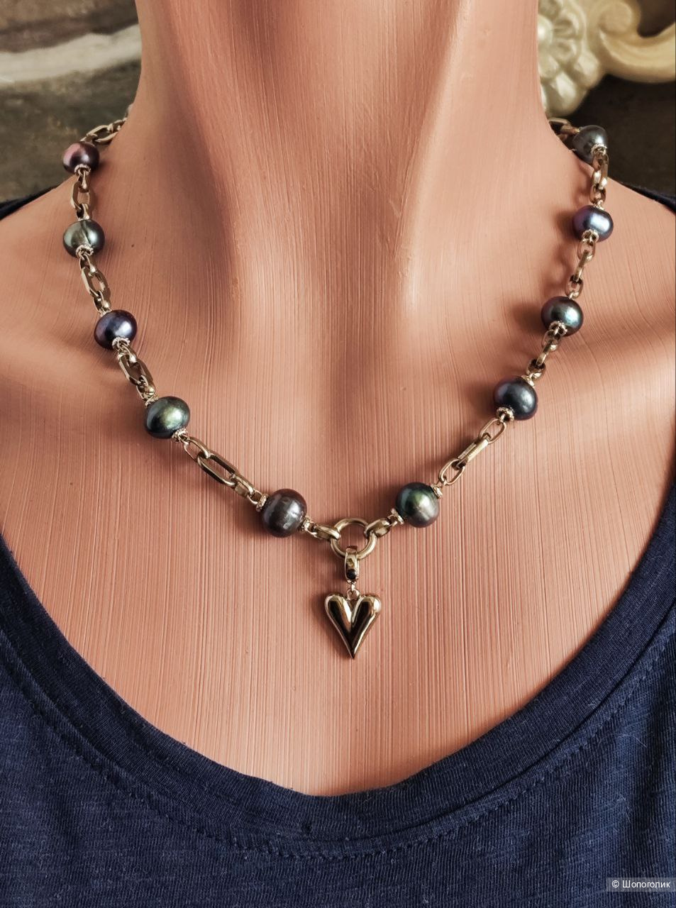 Украшение из жемчуга