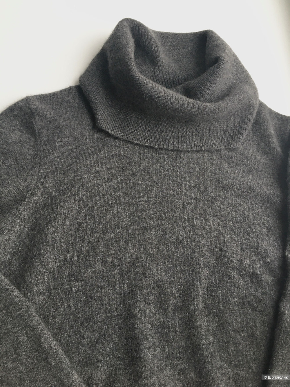 Свитер Jaeger, размер L (XS/S/M)