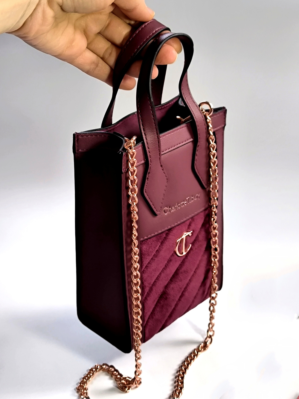 Косметичка Charlotte Tilbury