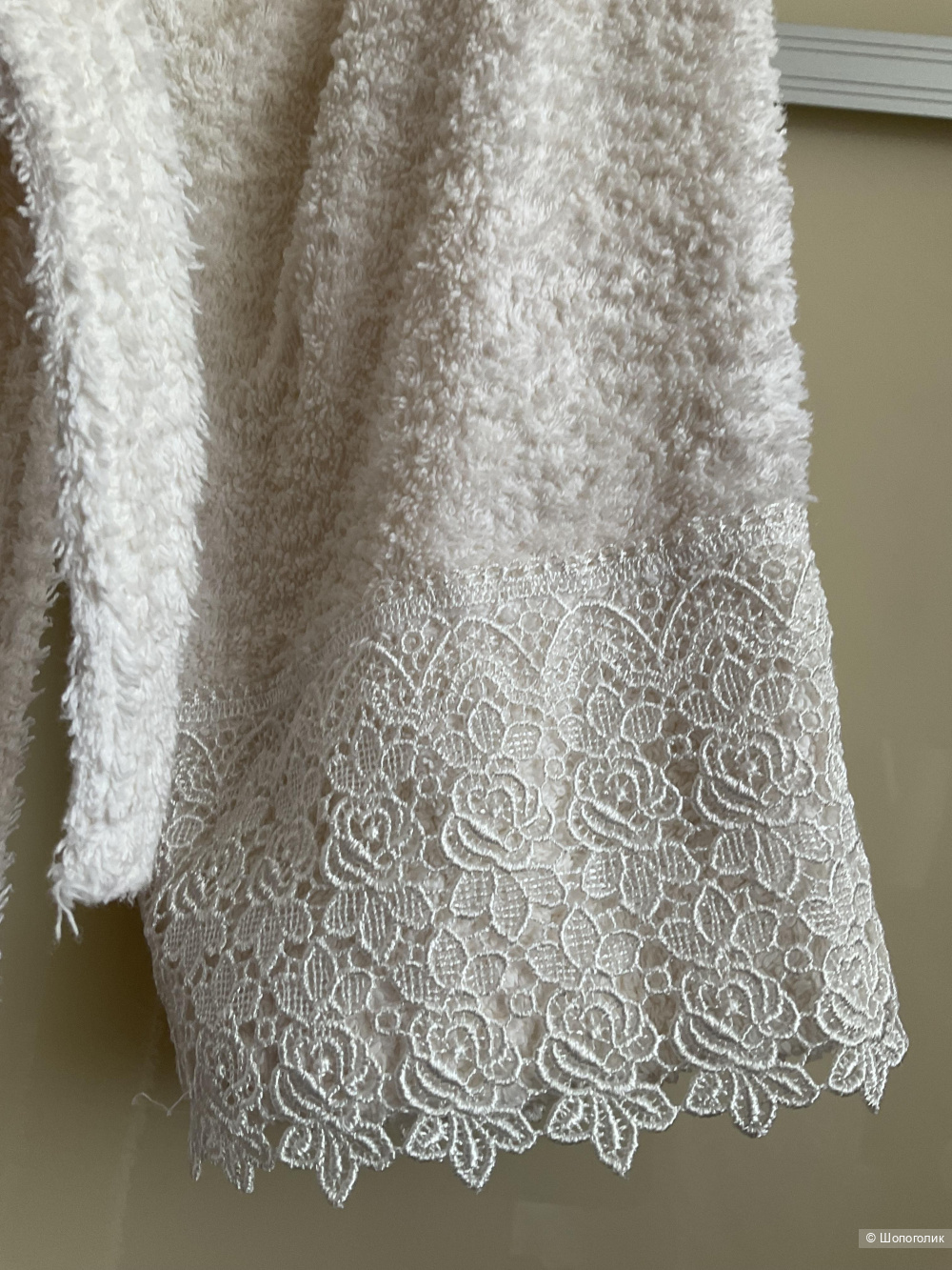 Халат с кружевом VIOPROS, 44-46