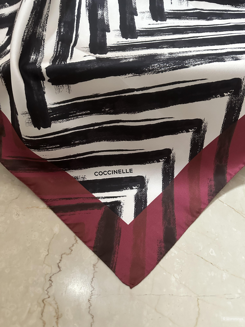 Шелковый платок Coccinelle 90x90 см.