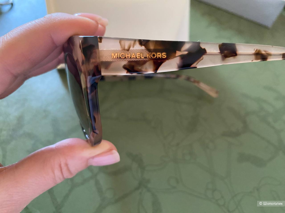 Очки от Michael Kors