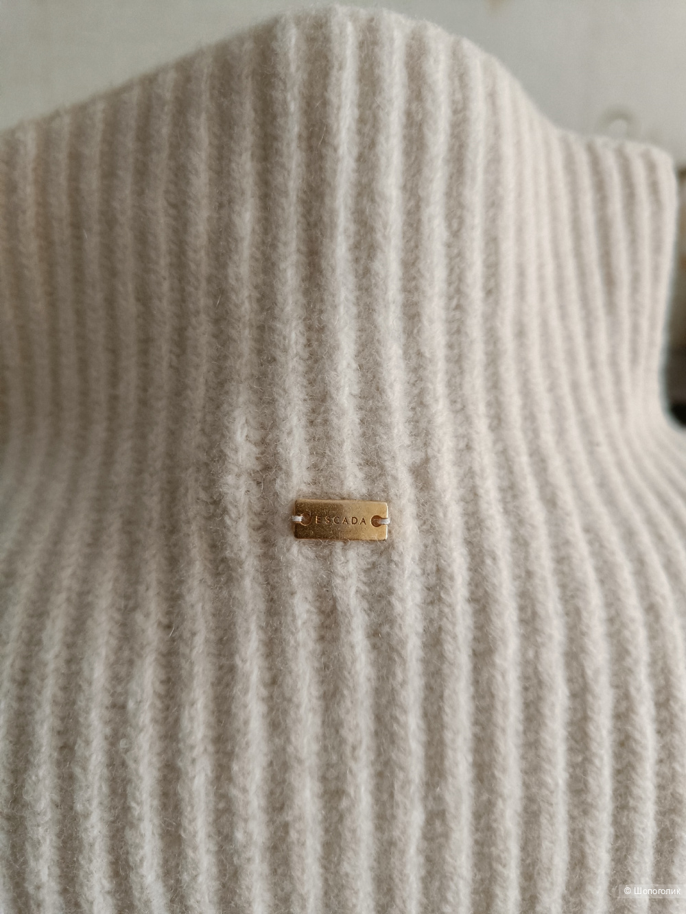 Свитер Escada Sport. Размер: М (44-46)