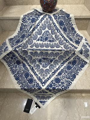 Шелковый платок Max Mara Weekend 90x90 см.