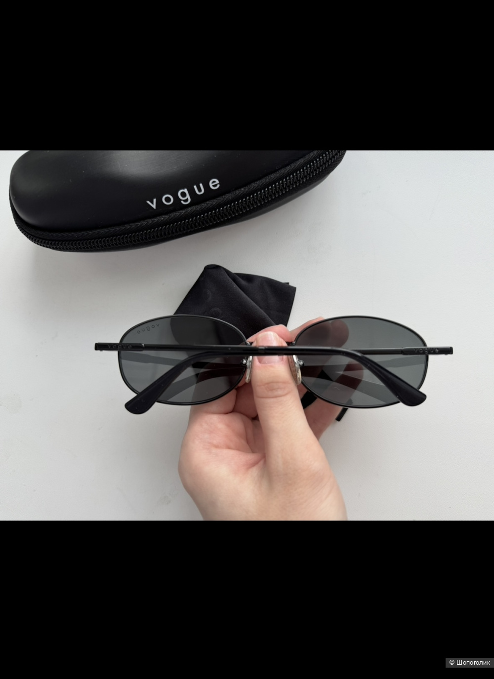 Солнцезащитные очки Vogue