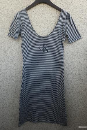 Платье Calvin Klein, M