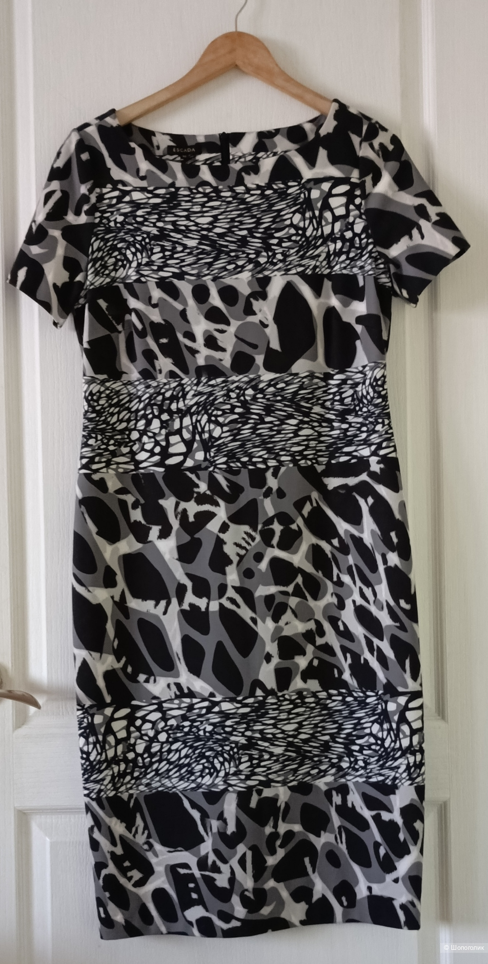 Платье футляр Escada, M