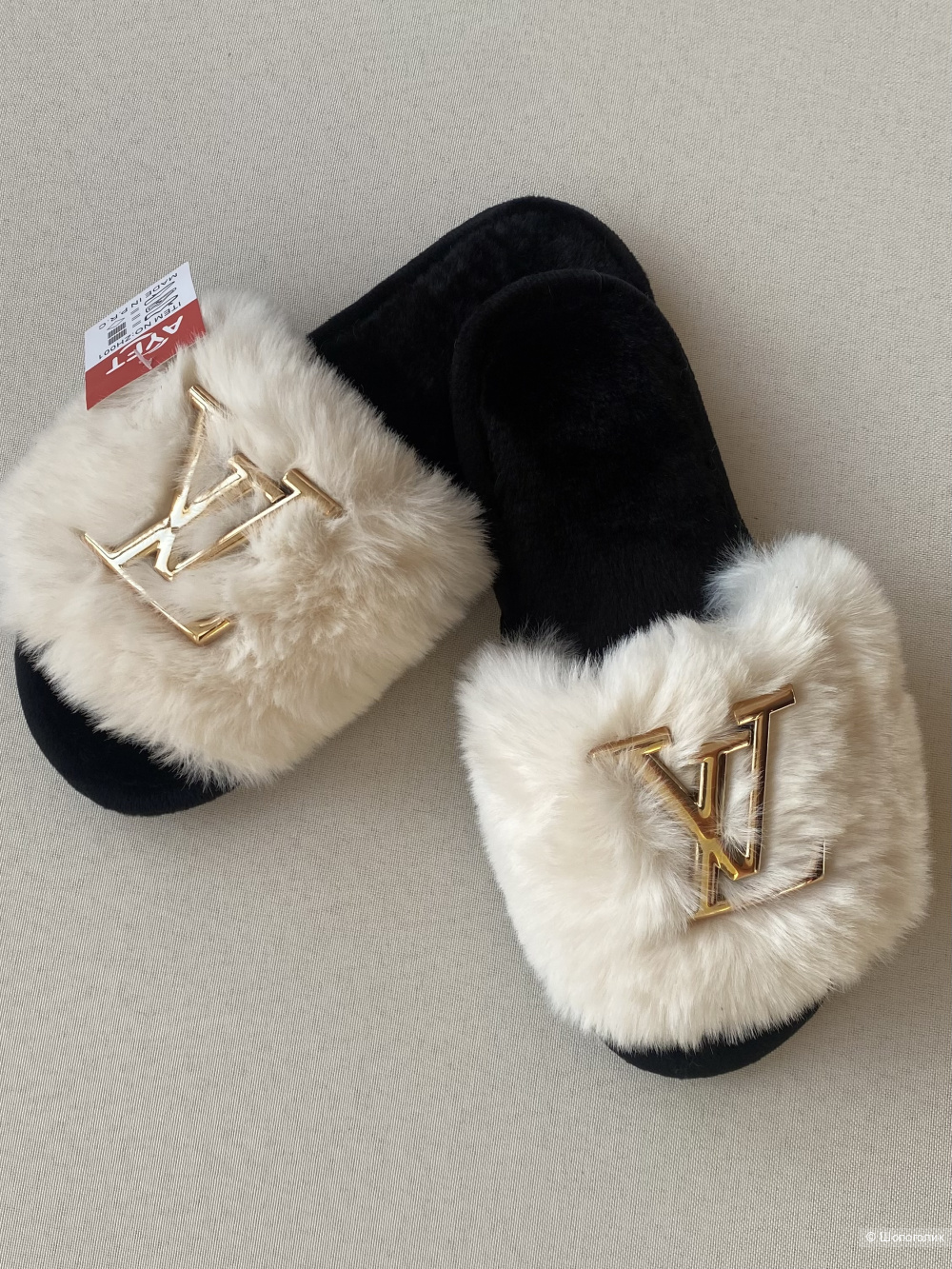 Шлепанцы Louis Vuitton