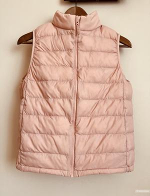 Ультралегкий жилет Uniqlo, р13