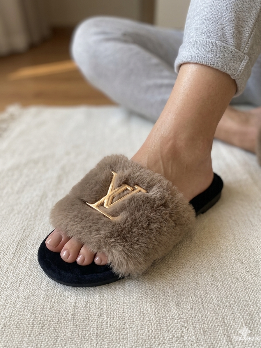Шлепанцы Louis Vuitton