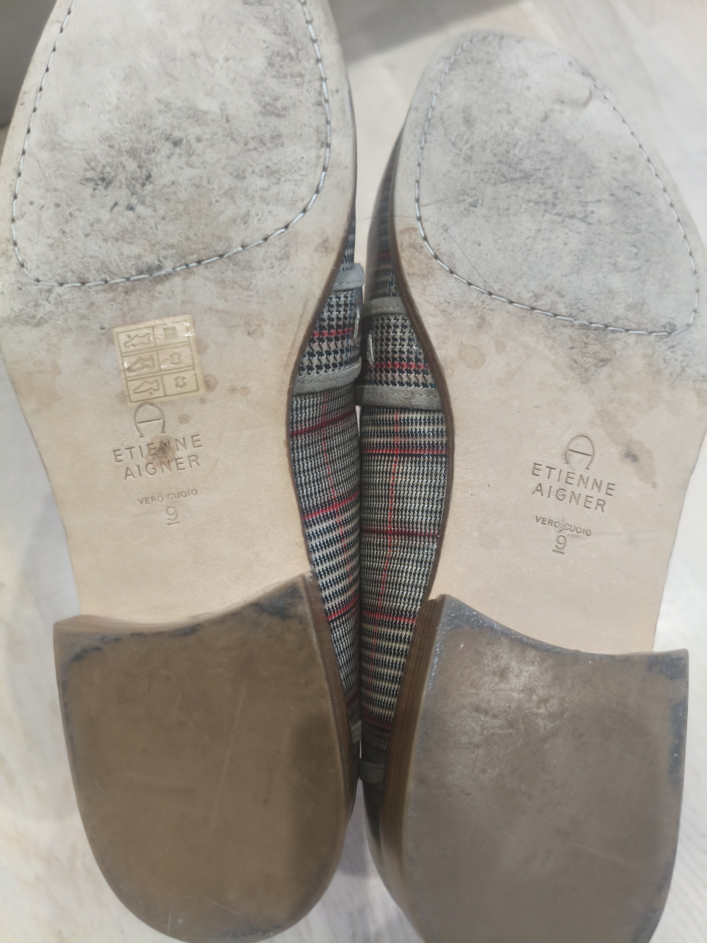 Кожаные лоферы Etienne Aigner размер 9 us (39)