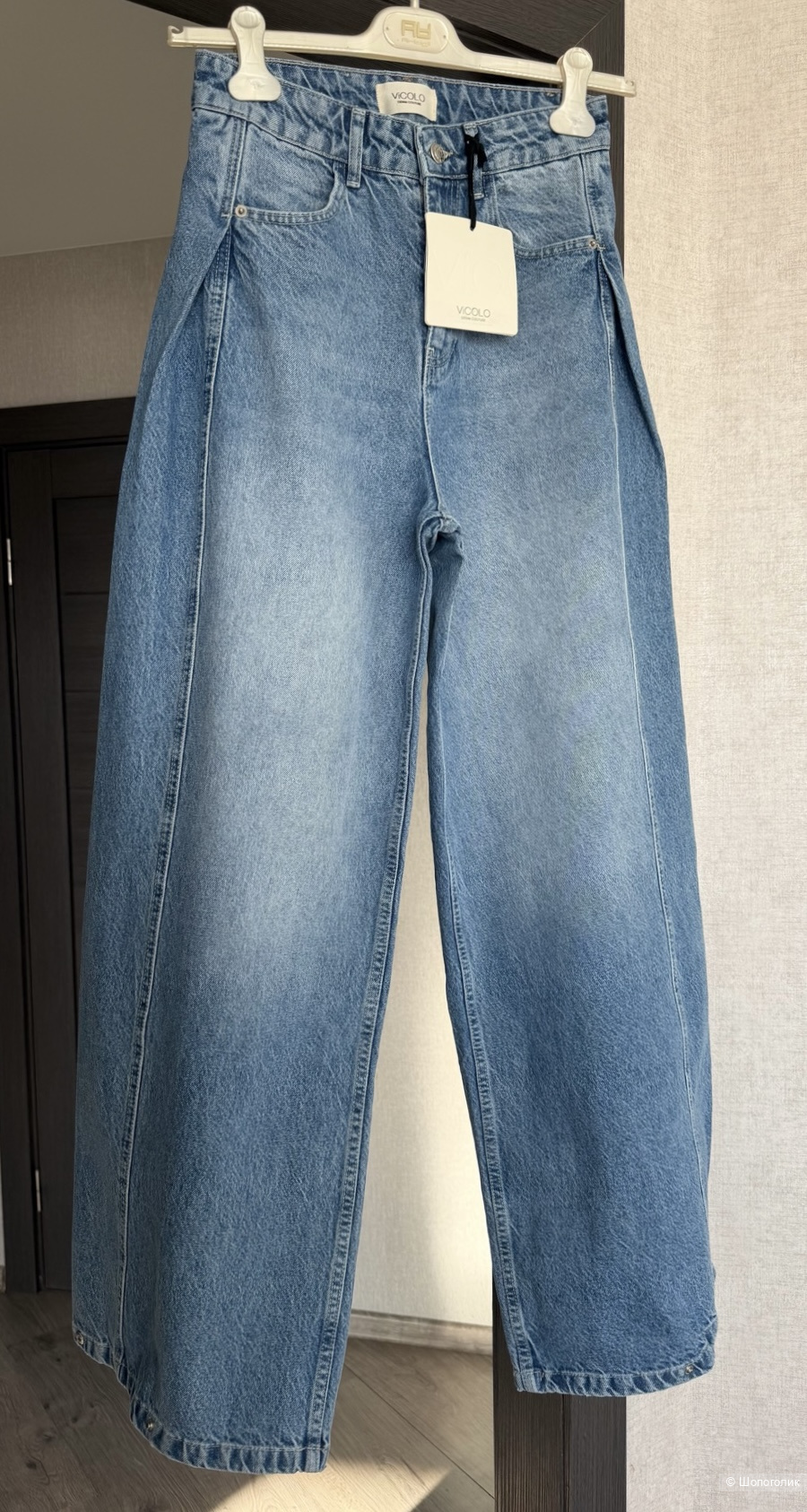 Джинсы VICOLO, размер S.