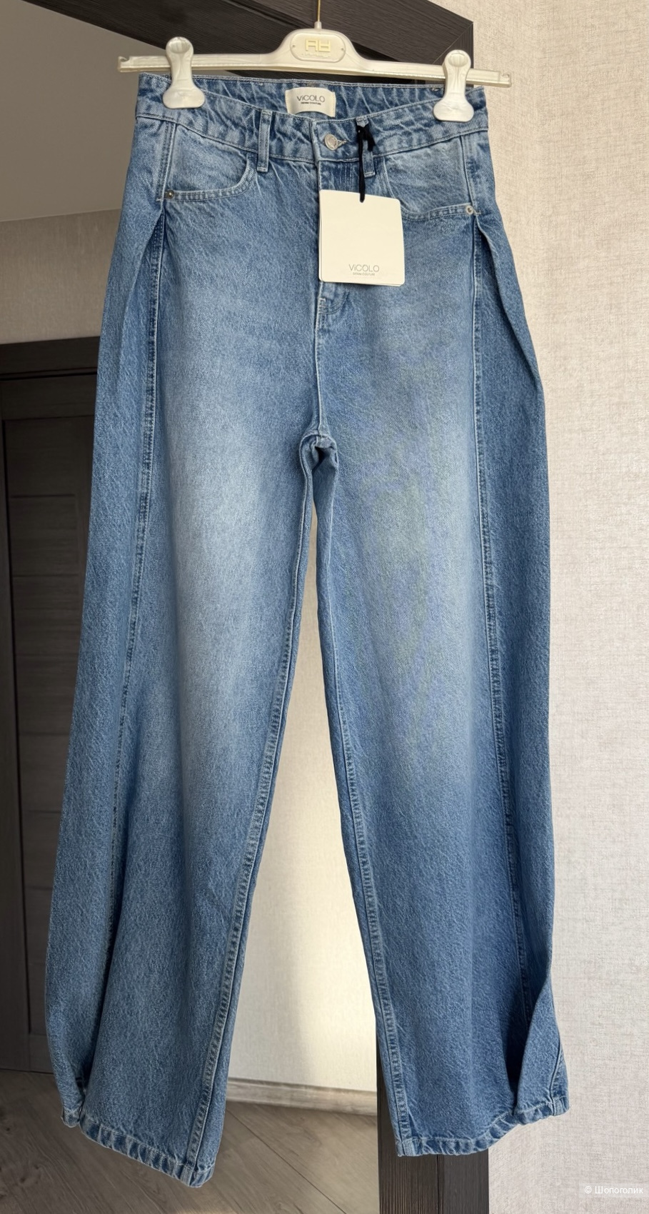 Джинсы VICOLO, размер S.