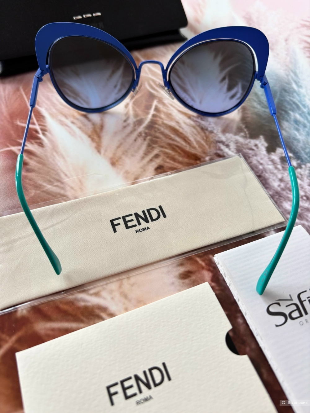 Солнцезащитные очки Fendi