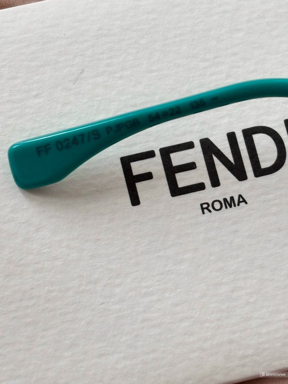 Солнцезащитные очки Fendi