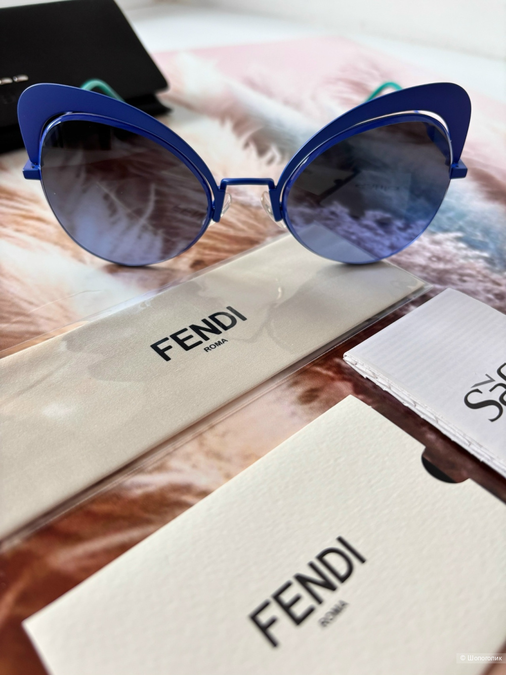 Солнцезащитные очки Fendi