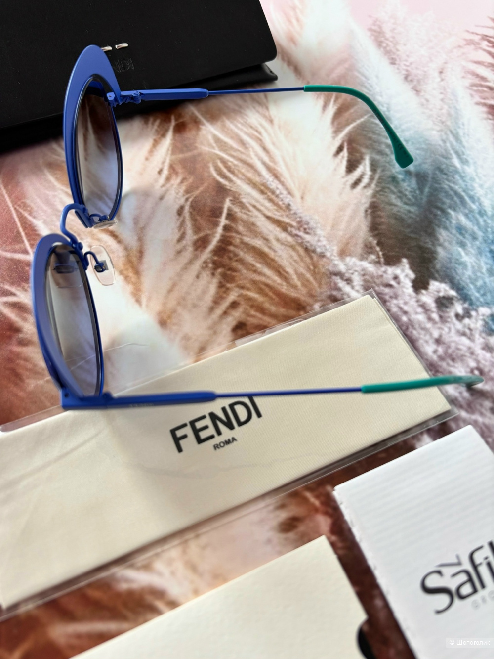 Солнцезащитные очки Fendi