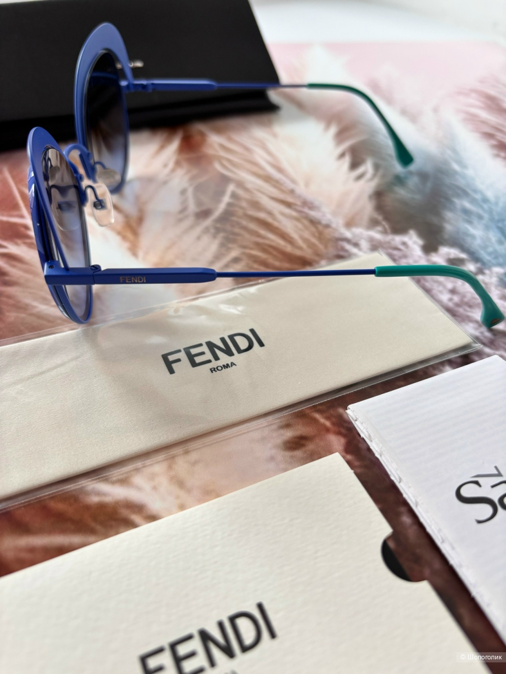 Солнцезащитные очки Fendi