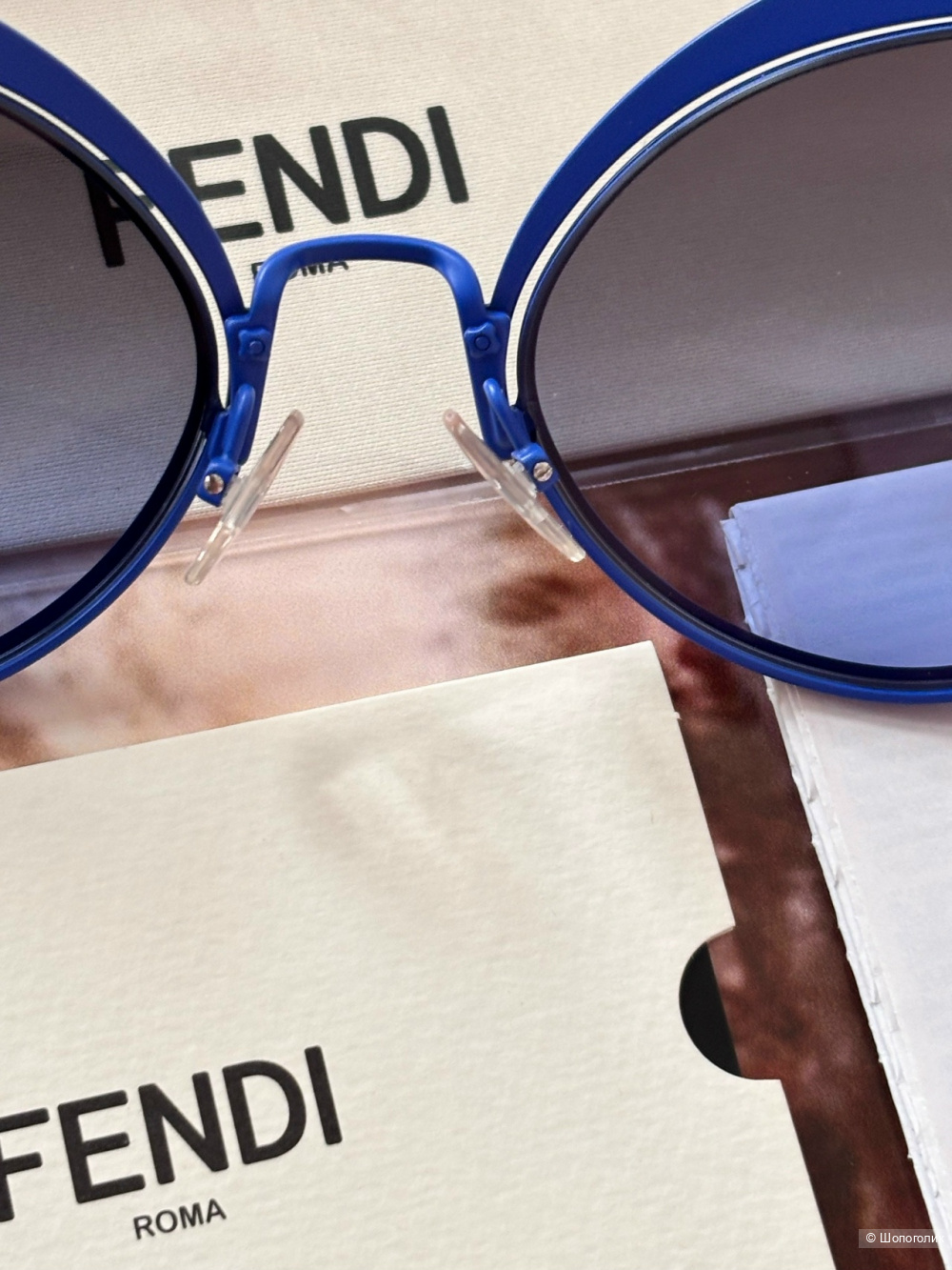 Солнцезащитные очки Fendi