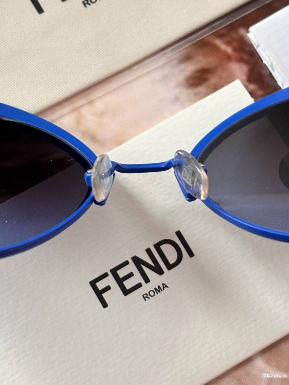 Солнцезащитные очки Fendi