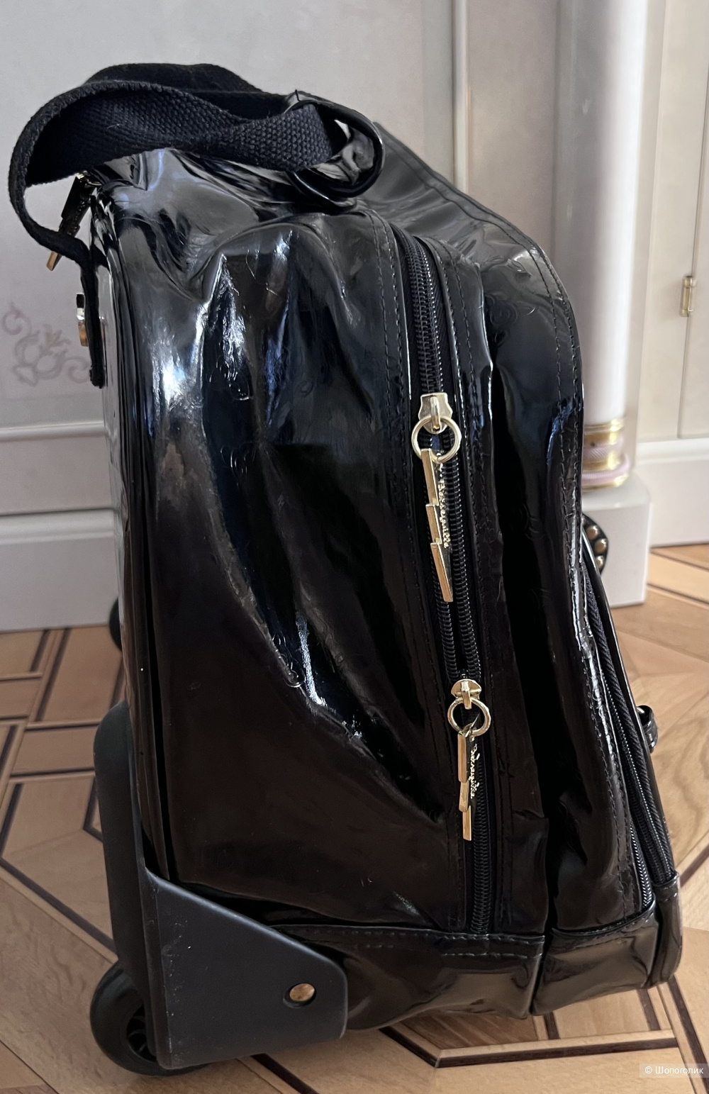 Чемодан-сумка Betsey Johnson