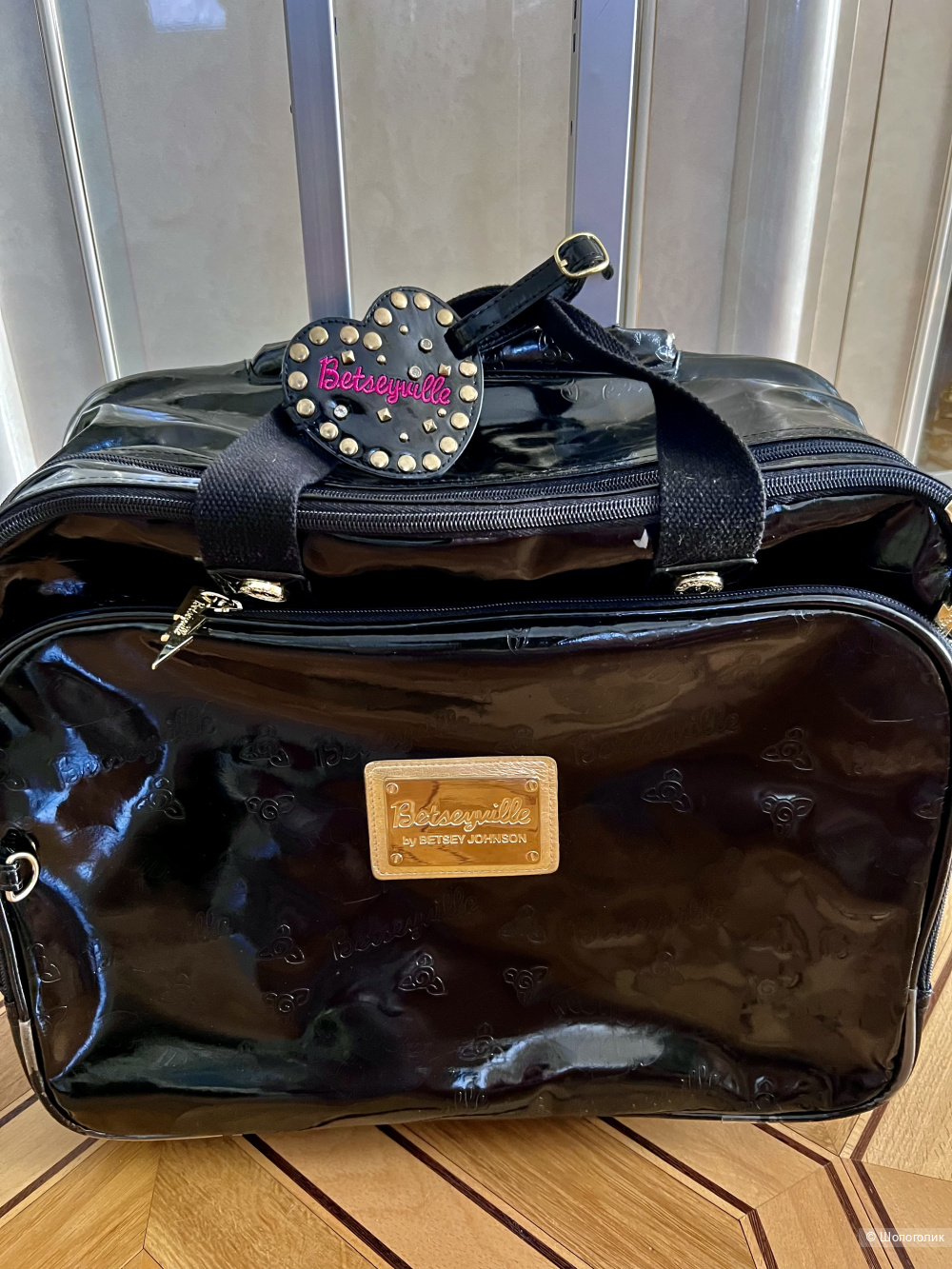 Чемодан-сумка Betsey Johnson