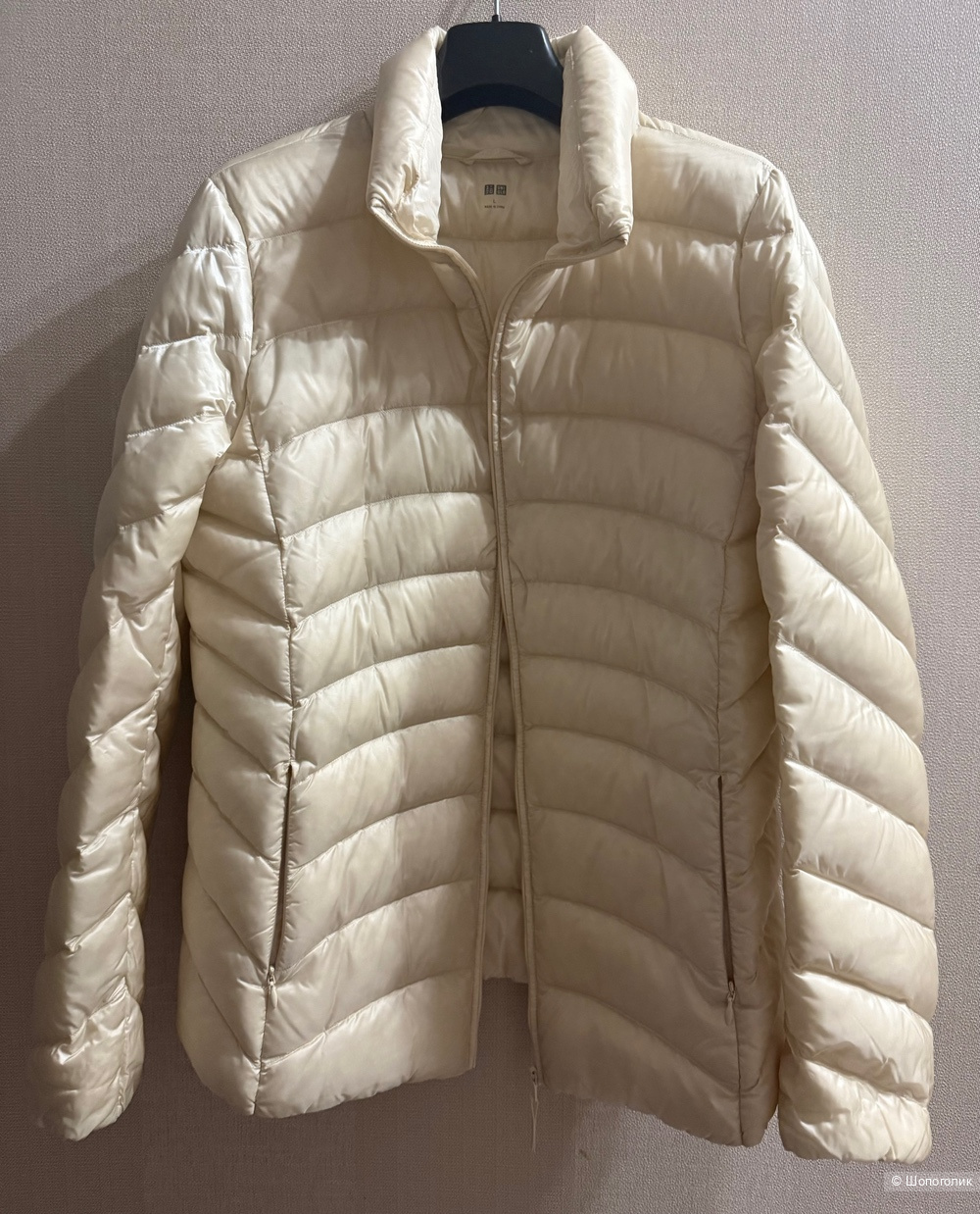 Ультратонкий пуховик Uniqlo, размер L.