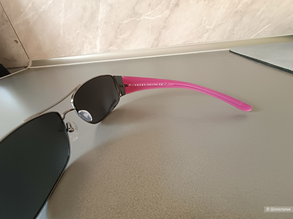 Солнцезащитные очки Prada (строго оригинал!).