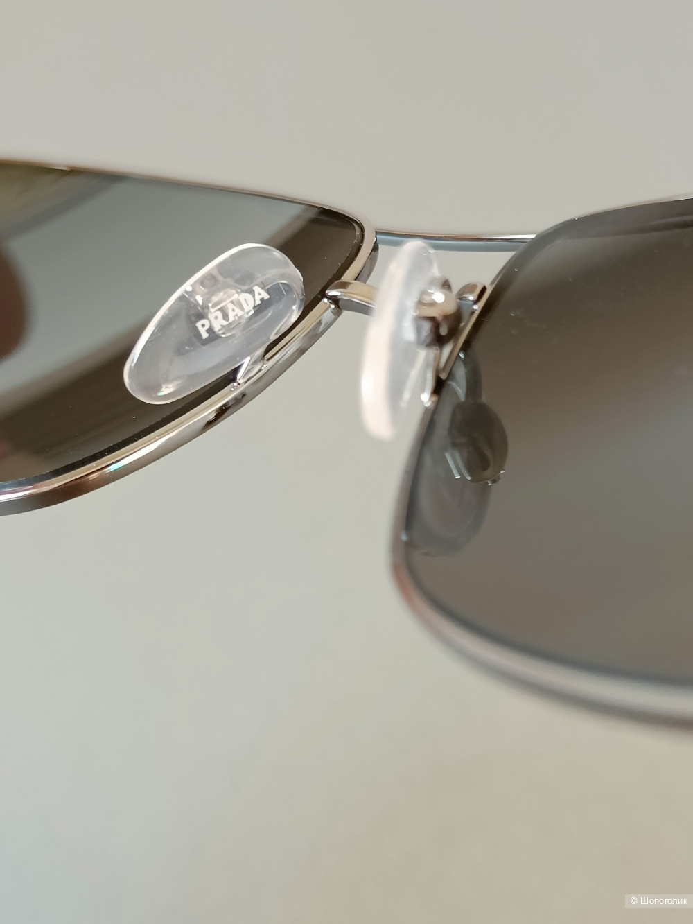Солнцезащитные очки Prada (строго оригинал!).