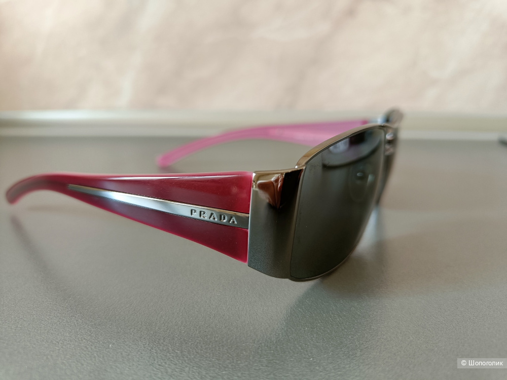 Солнцезащитные очки Prada (строго оригинал!).