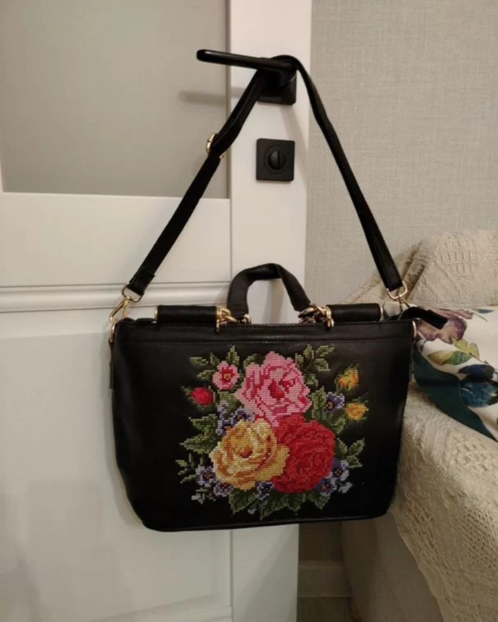 Сумка в стиле DOLCE & GABBANA , 40 × 25 см.