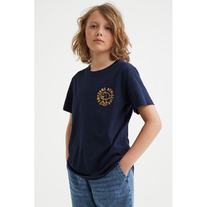 Комплектом 2 футболки и шорты H&M размер 134