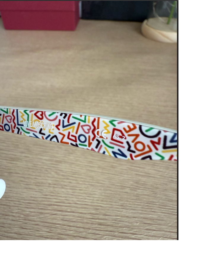 Солнцезащитные очки Love Moschino