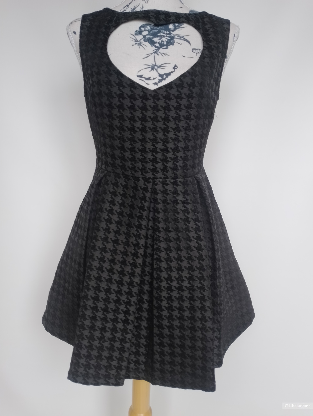 Платье мини Glamorous с вырезом сердце, uk 8