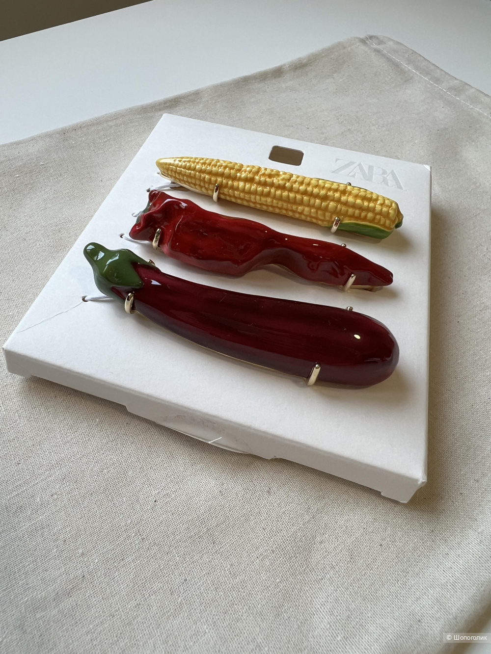 Набор из трех брошей Zara «овощи»