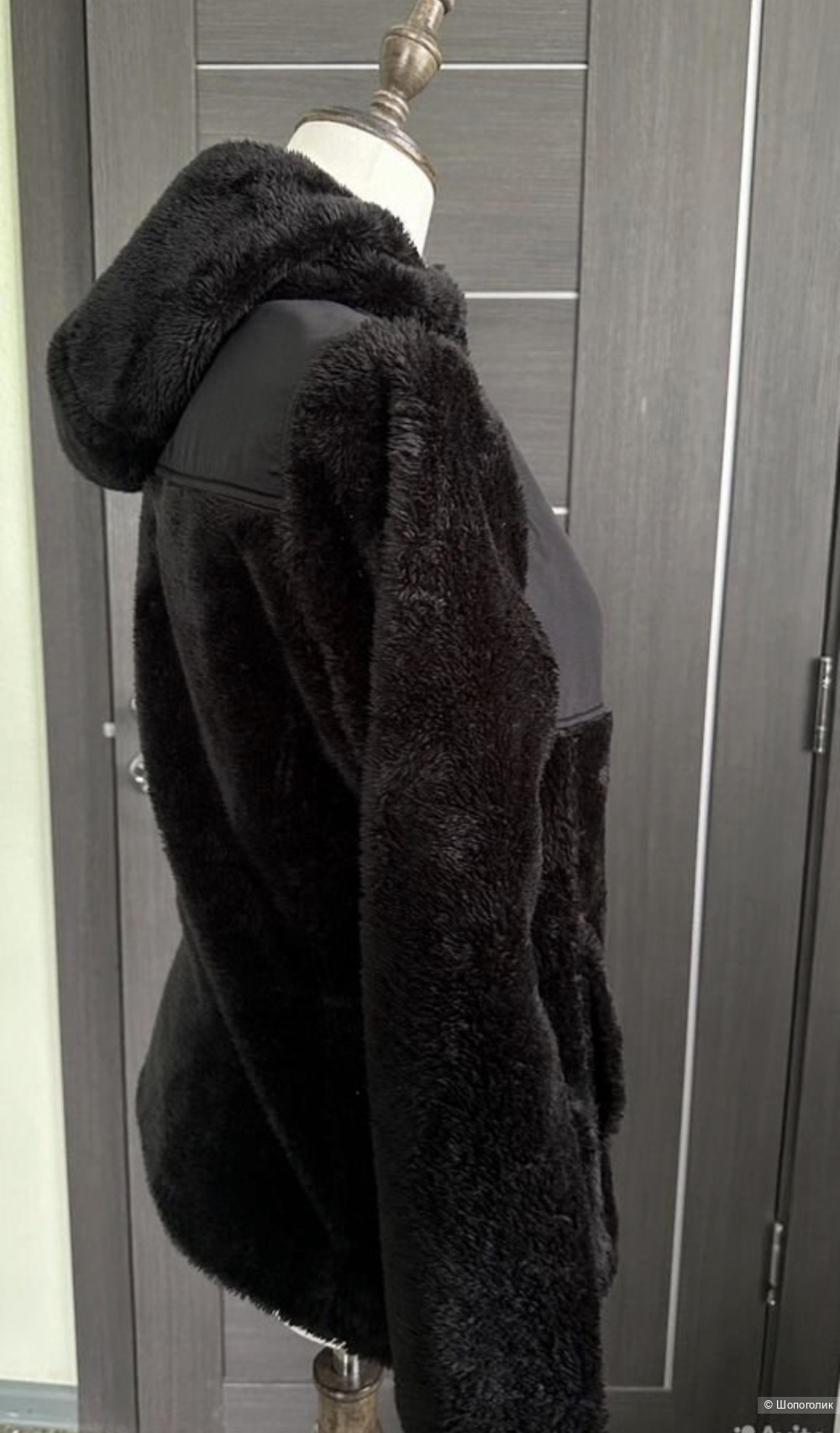 Толстовка- меховушка DKNY размер 42 росс