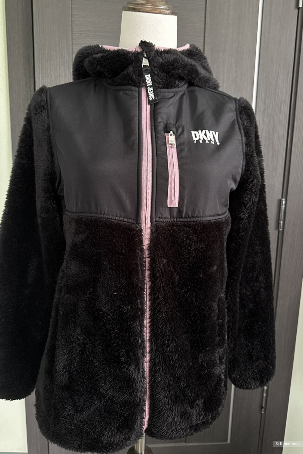 Толстовка- меховушка DKNY размер 42 росс