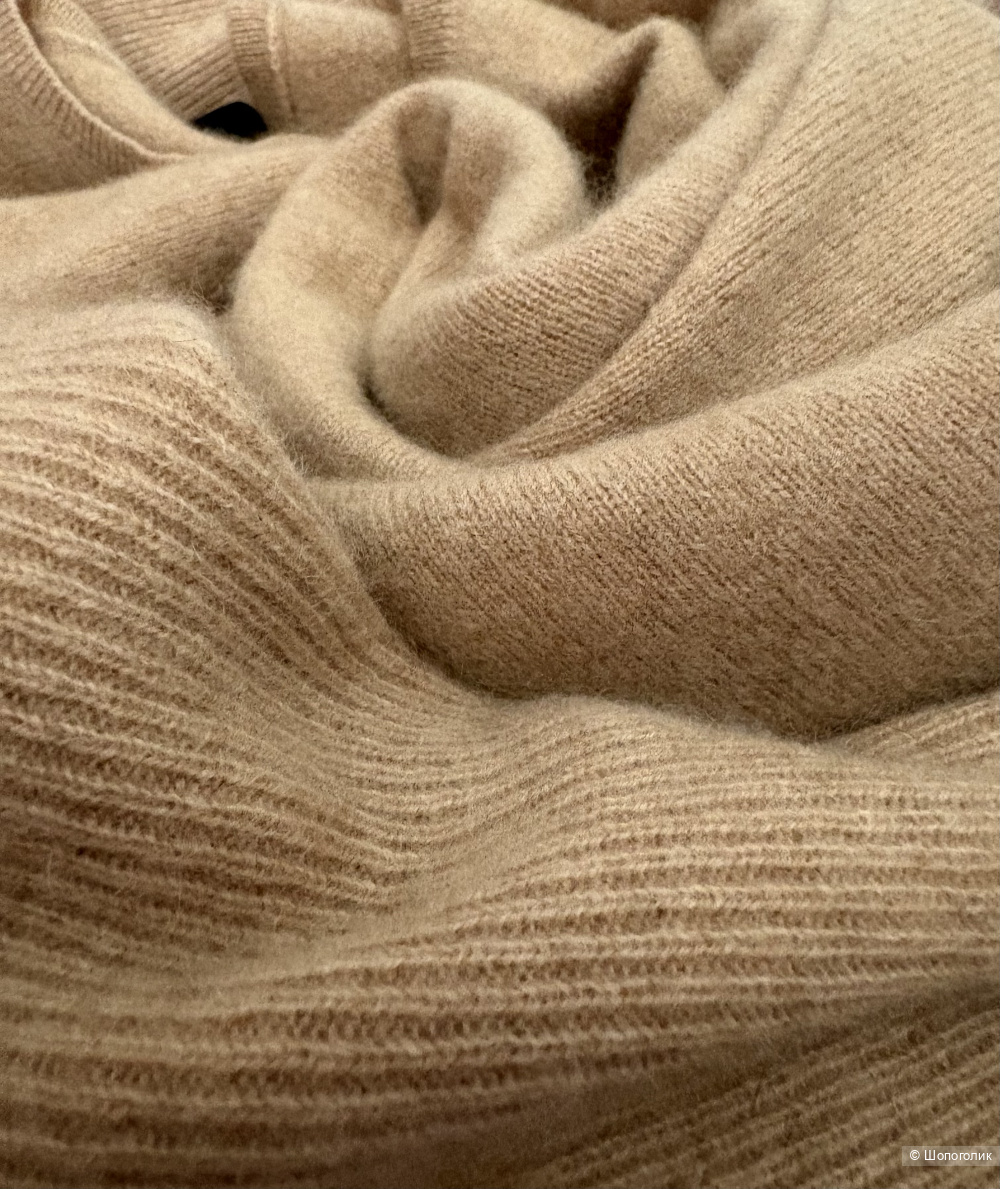 Джемпер женский.Zara. Размер 44-50.