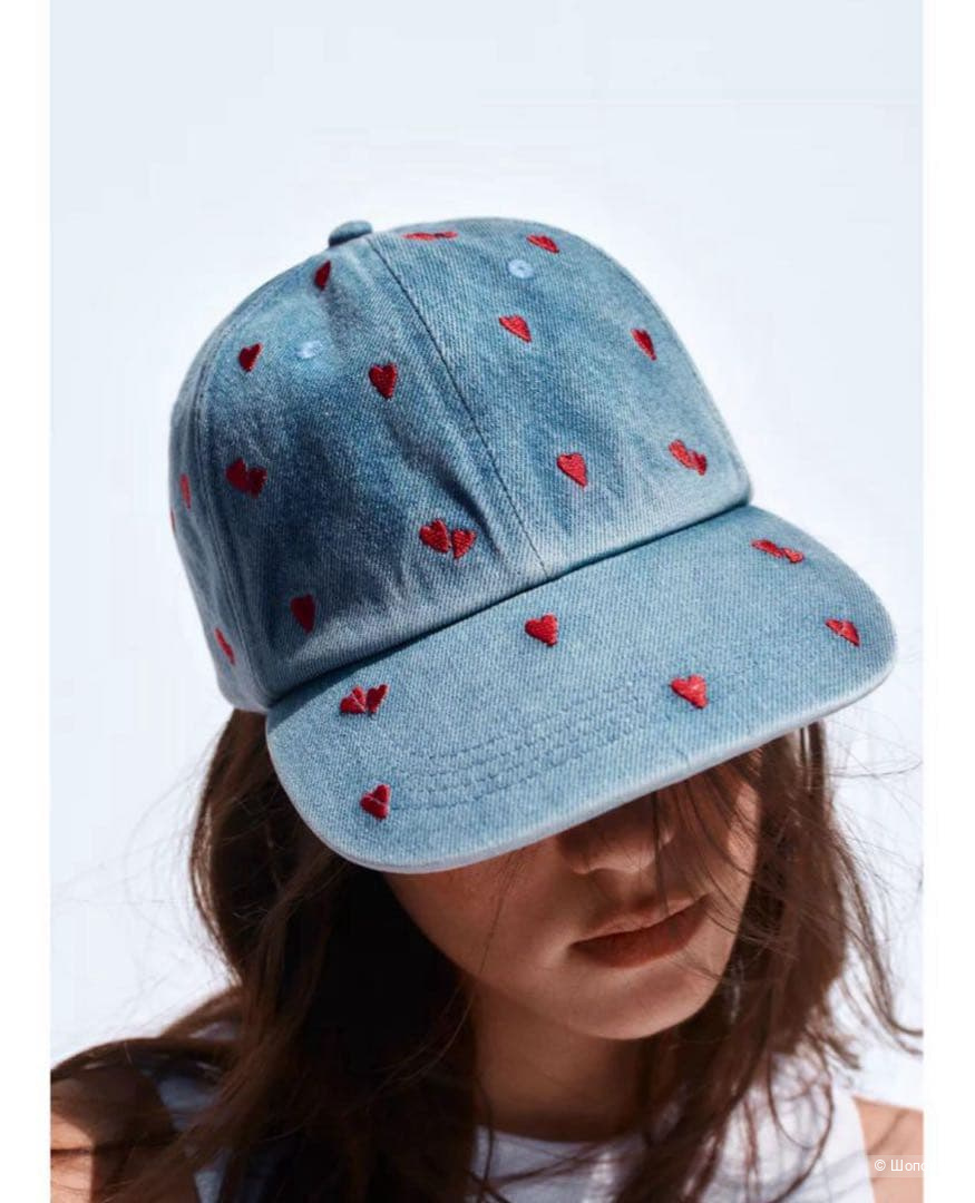 Бейсболка Zara джинсовая с сердцами, S-M